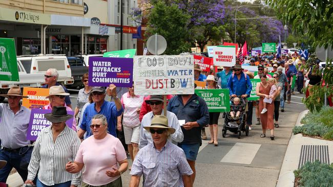 Water buyouts affect everyone in the community, was the message at Deniliquin rally, where whole families joined the rally.