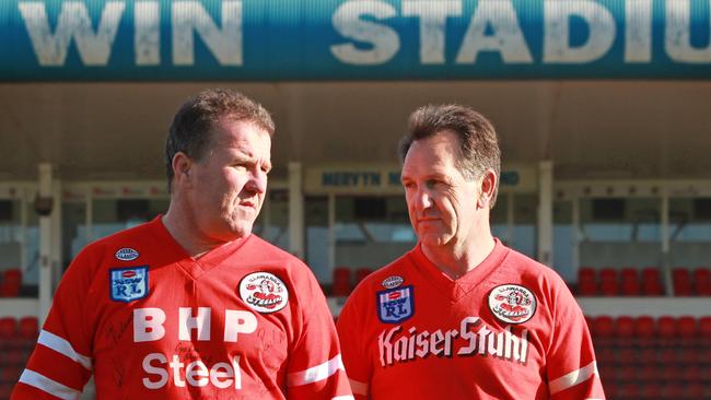 'Rusty Steelers' captain and president Michael Bolt (L) and Illawarra Steelers inaugural captain John Dorahy wearing their original jerseys at WIN Stadium in Wollongong ahead of the 2010 NRL Grand Final.