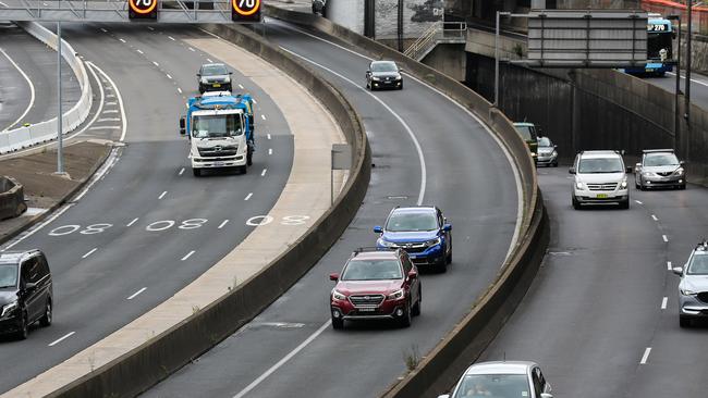 SYDNEY, AUSTRALIA - NewsWire Photos, OCTOBER 12 2021:  Higher volumes of cars are seen back on the roads today after more than 100 days of restrictions across NSW are lifted  in Sydney. Picture:  NCA NewsWire / Gaye Gerard