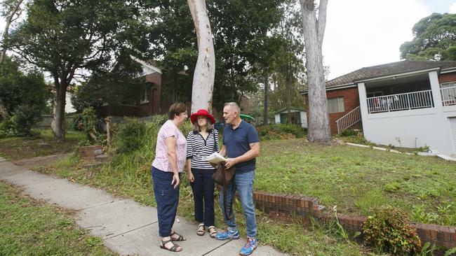 Janet McGarry, Margaret McCartney and Rodney Sheaves discuss the thwarted plans. Picture: Tim Pascoe