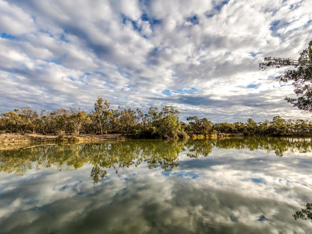 Murray River Walk review: Hike and houseboat on Murray River | escape ...