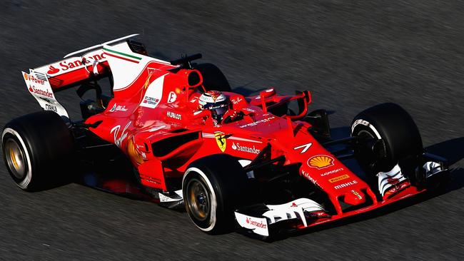 Kimi Raikkonen has given Ferrari plenty og hope ahead of the start of the season.