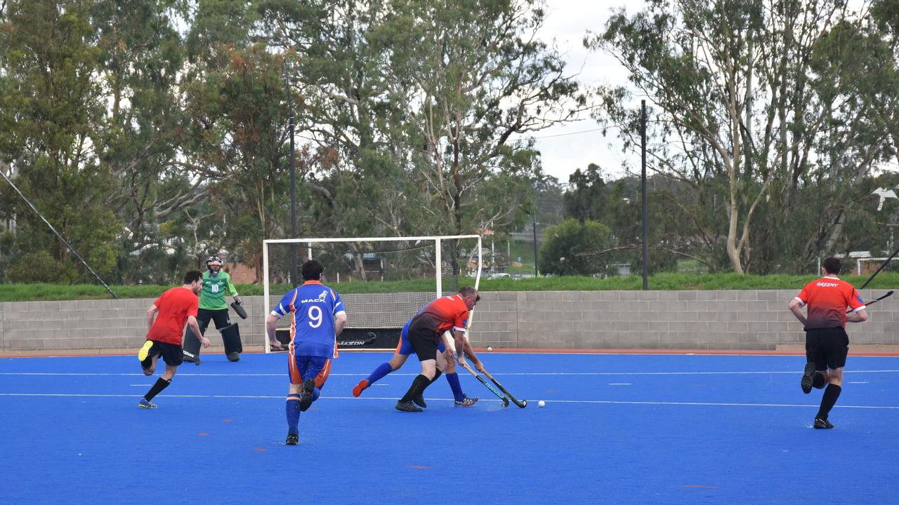 Teams battle in Condy Vets final.