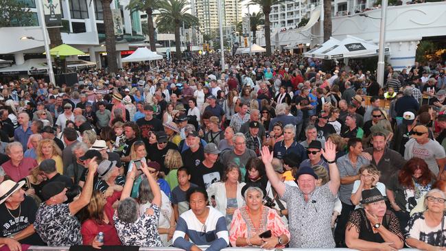 Blues on Broadbeach crowds. Picture Mike Batterham