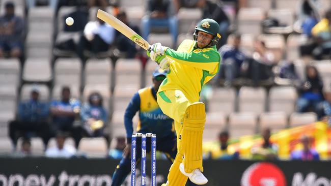 Usman Khawaja hooks for a boundary at the Rose Bowl. Picture: AFP