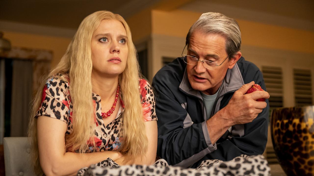 Kate McKinnon and Kyle MacLachlan as Carole and Howard Baskin in Joe vs Carole, which will stream in Australia on Stan. Photo: Mark Taylor/Peacock