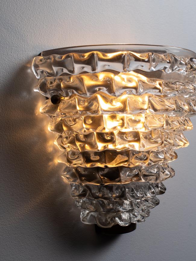 … and matching Murano wall sconce.