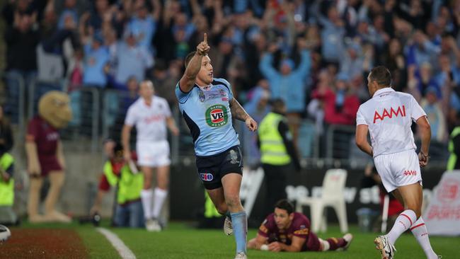 NSW's Trent Hodkinson scores the winning try during Game 2 of the 2014 State of Origin series at ANZ Stadium. Picture Gregg Porteous