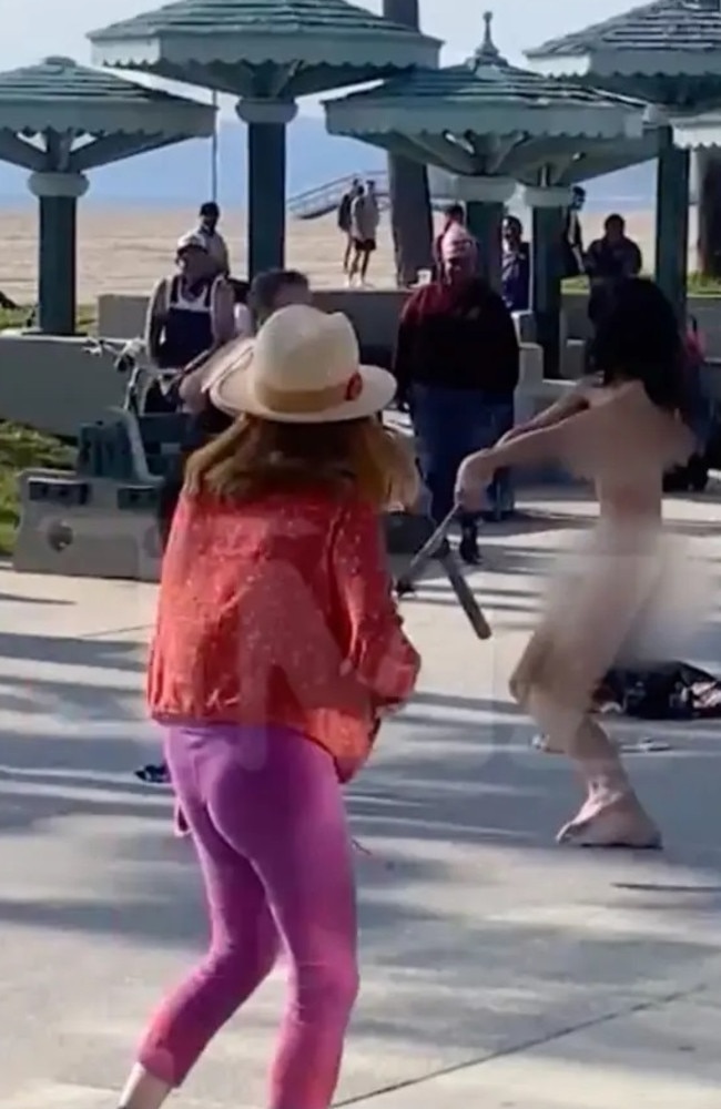 Naked Fight On Beach Stuns Crowd At Venice Beach Boardwalk The Cairns Post 7404
