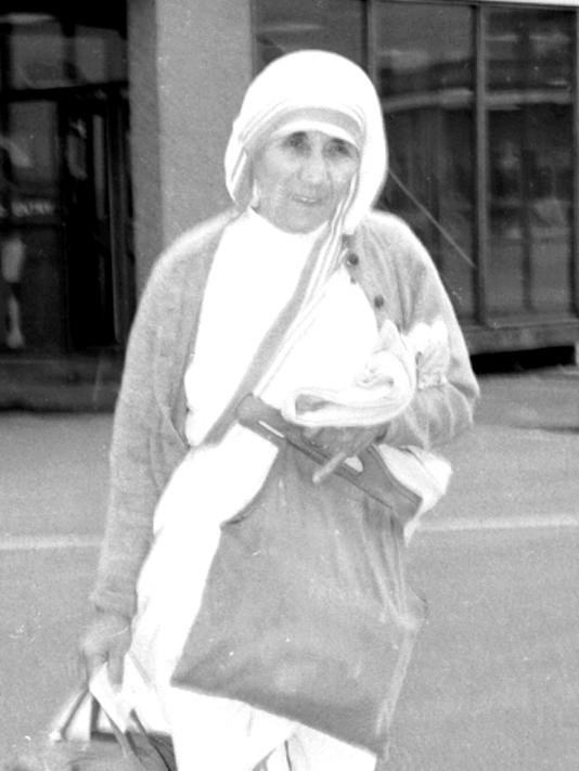 Mother Teresa in Sydney in 1972. Picture: Neville Whitmarsh.