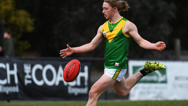 2019 club best and fairest and league Wright medallist Kurt Lopo in action for Bayswater. Picture: AAP Image/James Ross