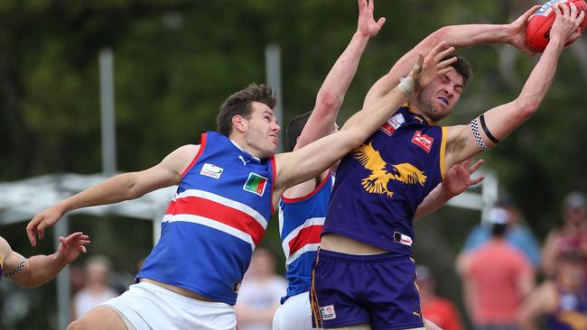 Rory Lehmann takes a contested grab. Picture: Hamish Blair