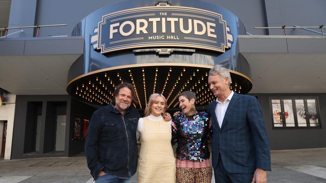 Scott Hutchinson (far right) with John Collins from Powderfinger, singer songwriter Tia Gostelow, and Patience Hodgson of The Grates outside the Fortitude Music Hall.