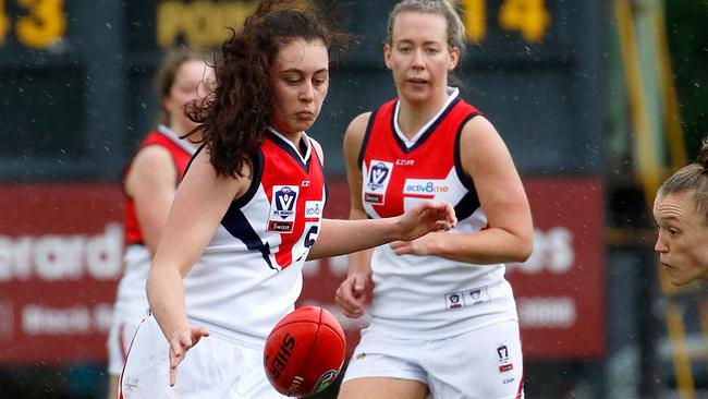 Karly McNiece in action for Darebin Falcons. Picture: Rob Lawson