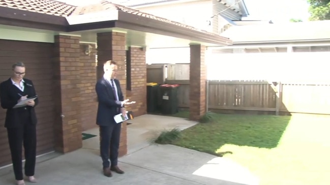 Replay: Brisbane house auctions - 8 Carlton Terrace, Wynnum