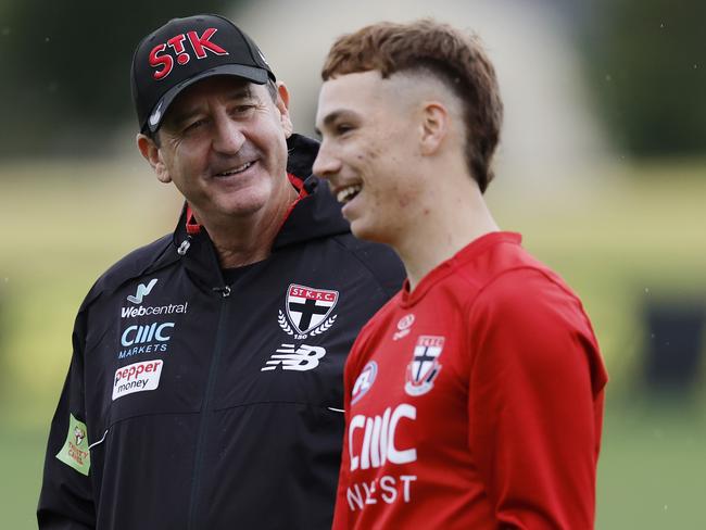 MELBOURNE , AUSTRALIA. February 5 , 2024. St Kilda AFL football training at RSEA Park, Moorabbin.  Ross Lyon, Senior Coach of the Saints talks with Lance collard during todays session     . Pic: Michael Klein