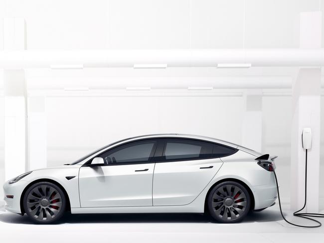 Tesla Model 3Photo -TeslaEscape 11 Septnews