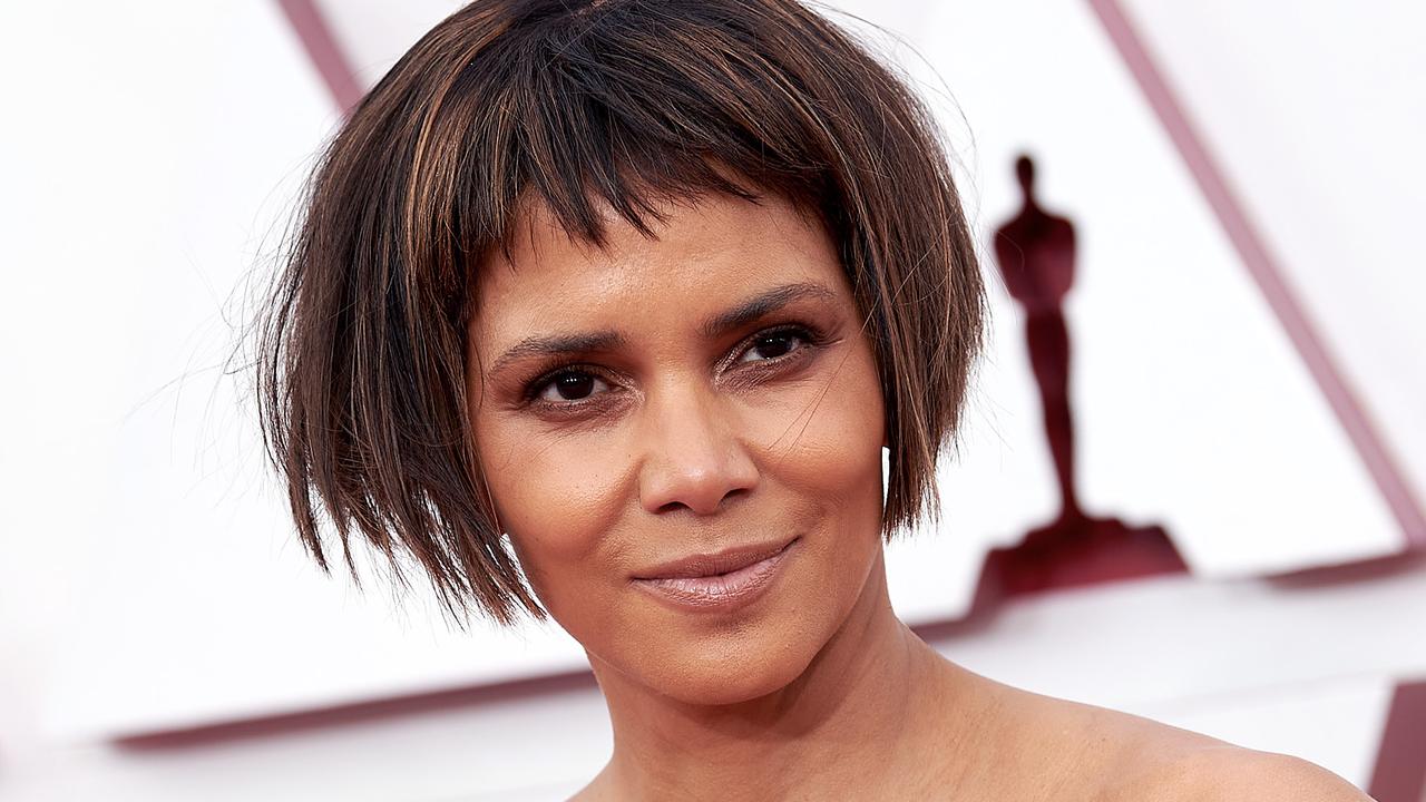Halle Berry Oscars Hair Actress Reveals Controversial Bob Was A Wig
