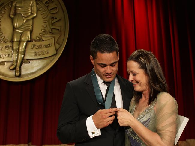 Jarryd Hayne's mum Jodie wears his San Francisco 49ers jersey number in  diamonds