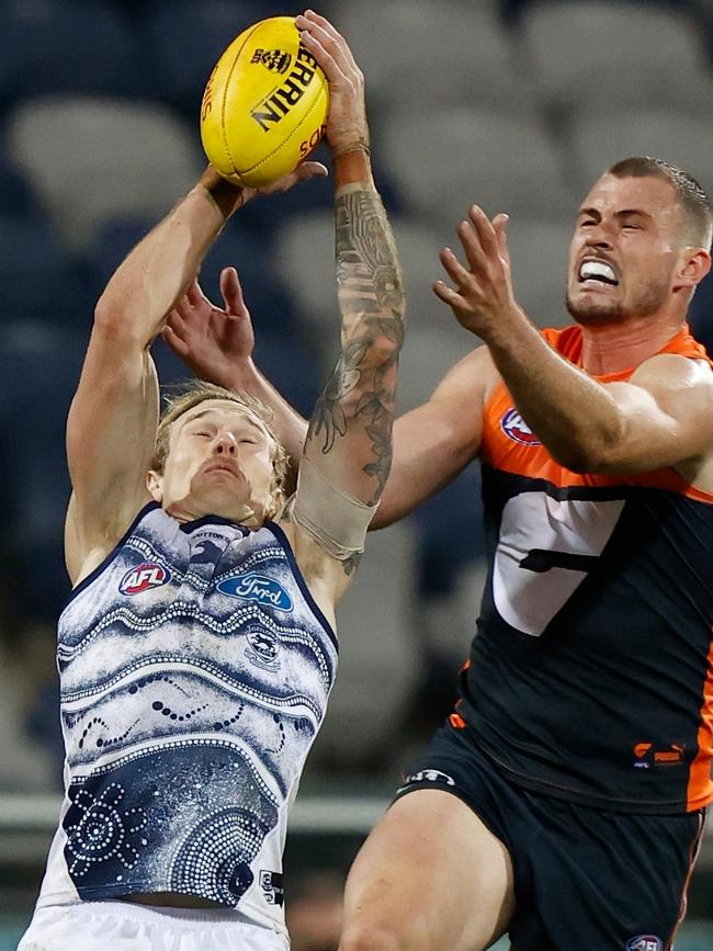 Tom Stewart reels in a mark against GWS Giants.