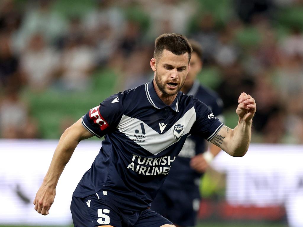 Brendan Hamill of Melbourne Victory in action during the round 12 A-League Men match between Melbourne Victory and Western Sydney Wanderers at AAMI Park, on January 04, 2025, in Melbourne, Australia. (Photo by Jonathan DiMaggio/Getty Images)