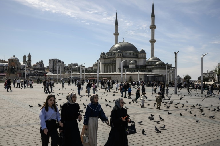 Istanbul lockdown aims to prevent May Day marches