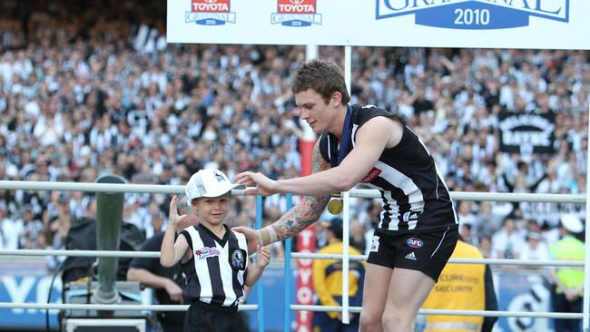 Beams gets his Premiership Medal in 2010.