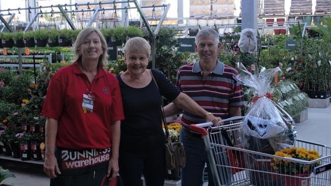 Complex manager Kath Dingley (left) with Daphne and Garry Parker. PIC: Lachlan Berlin