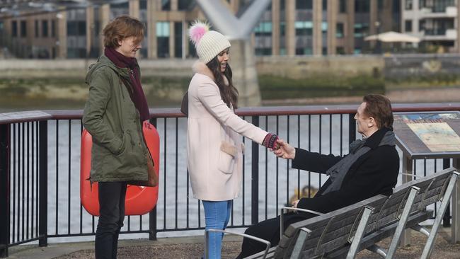 ONE TIME WEB USE ONLY - FEE APPLIES - AU_692477 - ** RESTRICTIONS: ONLY AUSTRALIA, NEW ZEALAND ** London, UNITED KINGDOM - Picture Shows: Thomas Brodie-Sangster, Liam Neeson February 16, 2017 Actors Liam Neeson, Liam Neeson and Thomas Brodie-Sangster are seen filming a ten-minute 'Love Actually' sequel for Comedy Relief and Red Nose Day along the South Bank in London, England. Non Exclusive WORLDWIDE RIGHTS Pictures by : FameFlynet UK Â© 2017 Tel : +44 (0)20 3551 5049 Email : info@fameflynet.uk.com Pictured: Thomas Brodie-Sangster, Liam Neeson Backgrid Australia 16 FEBRUARY 2017 Phone: +61 2 9212 2622 / +61 410 818 463 Email: photos@backgrid.com.au Picture: FameFlynet/BackGrid