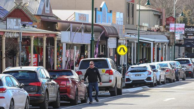 Main street in the town of Gisborne, Victoria.