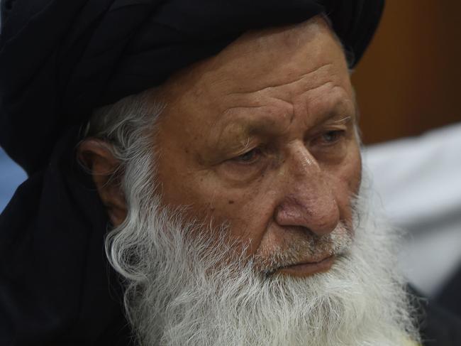 Council of Islamic Ideology (CII) chairman Maulana Muhammad Khan Sherani addresses a press conference in Islamabad on May 26, 2016. Pakistani media and activists poured scorn on May 27 on a suggestion from an Islamic religious body that men should be allowed to "lightly beat" their wives, made in their draft of a women's protection bill. / AFP PHOTO / FAROOQ NAEEM