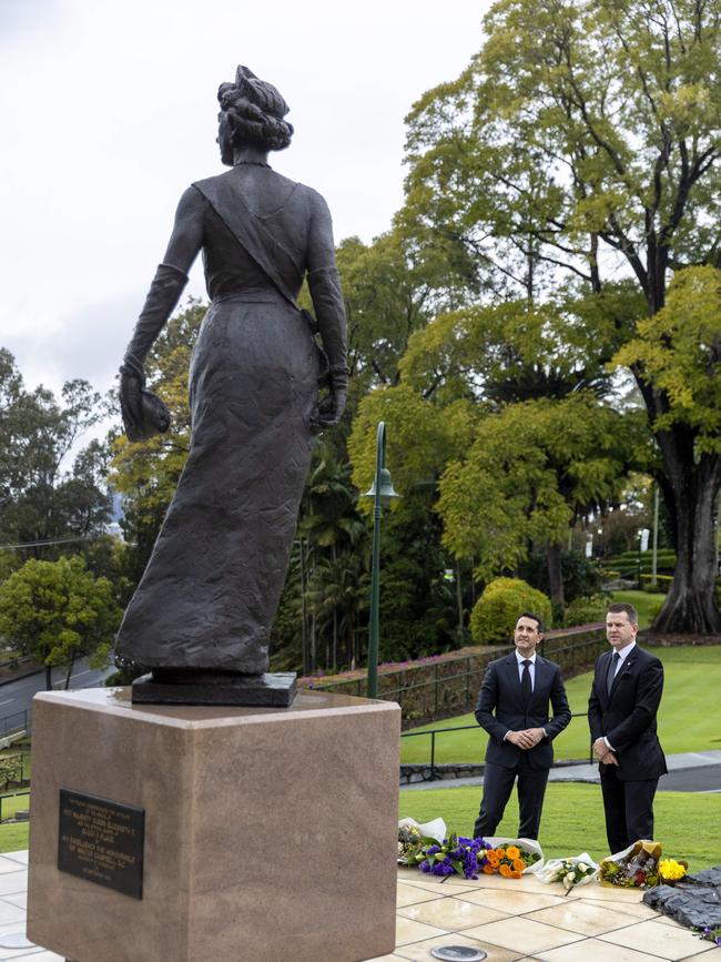 LNP leader David Crisafulli and deputy Jarrod Bleijie pays their respects at the statue of Queen Elizabeth II at Government House in Brisbane, the day after the Queen’s death last year. Picture: NewsWire / Sarah Marshall