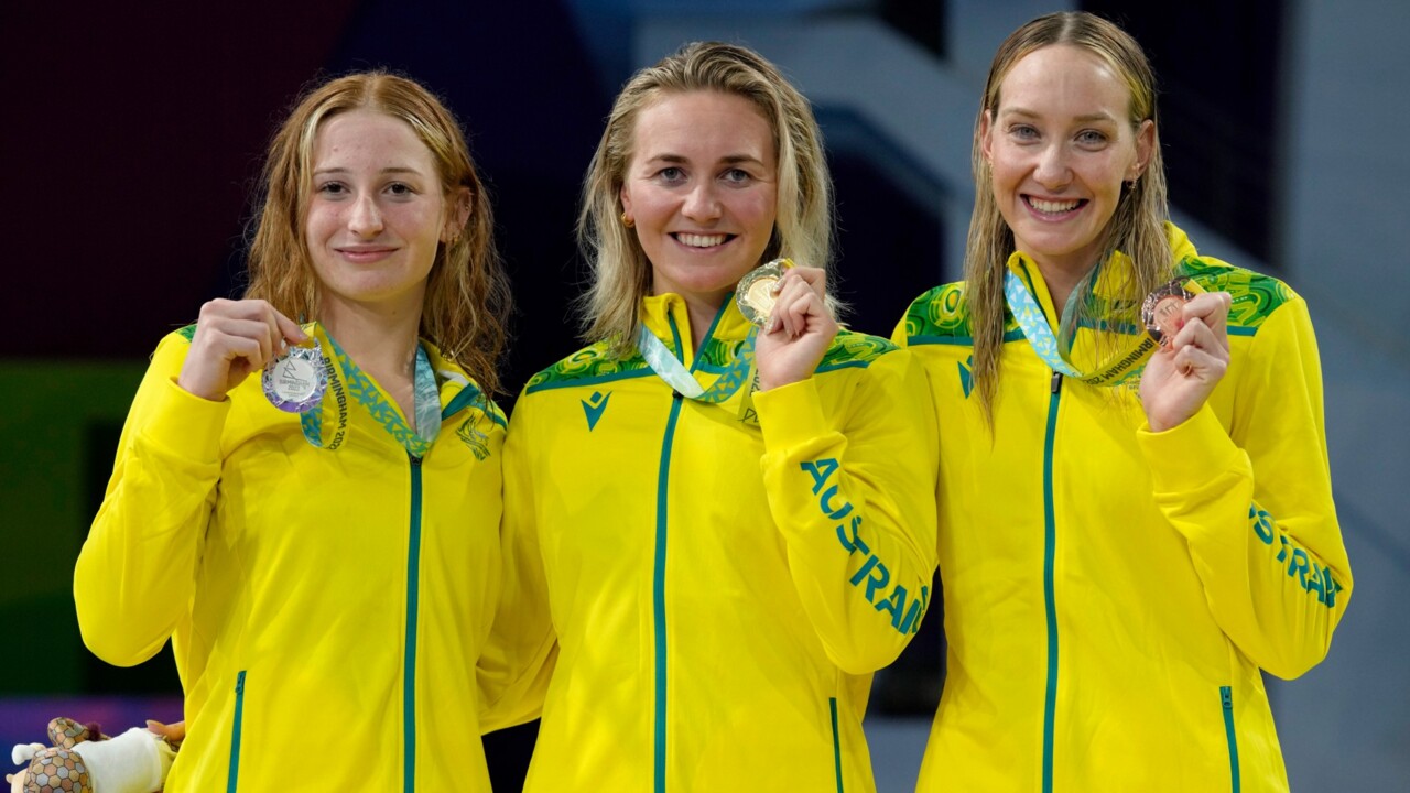 Ariarne Titmus sets Commonwealth Games record in all-Australian podium