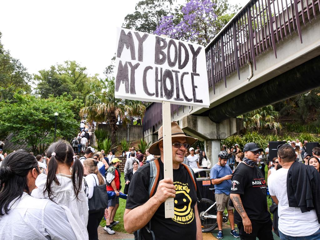 About 500 people gathered in western Sydney to protest mandatory vaccinations. Picture: NCA NewsWire / Flavio Brancaleone