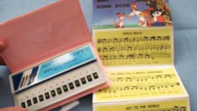The tiny piano that was our fave toy in the 80s