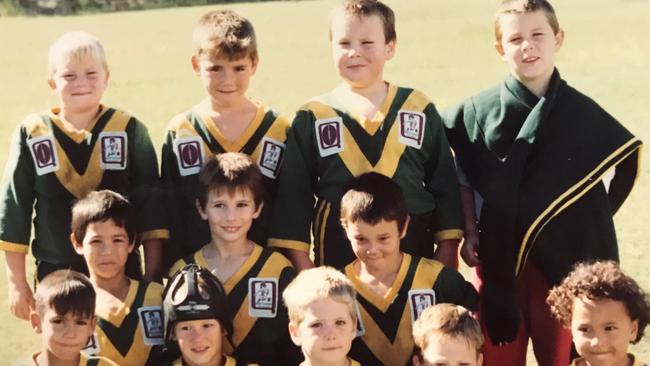 Cameron Smith, back row second left, with his under 7s team