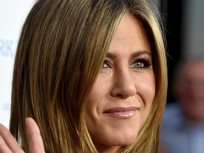 HOLLYWOOD, CA - AUGUST 27: Actress Jennifer Aniston attends the premiere of Lionsgate and Roadside Attractions' 