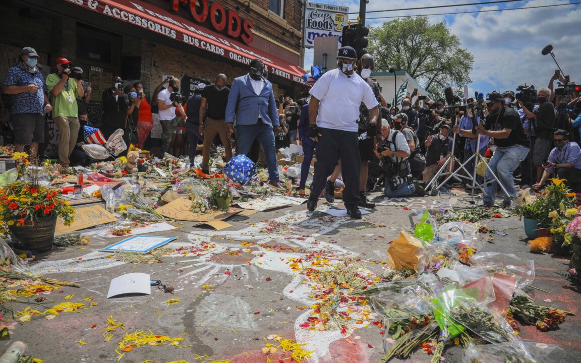 George Floyd's brother calls for peace