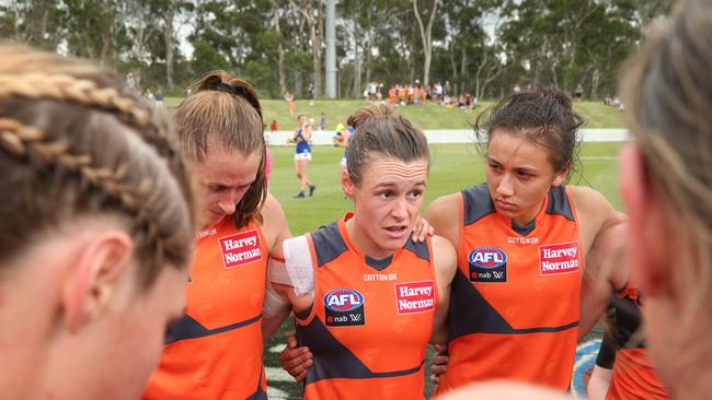 Giants skipper Alicia Eva addresses the side in 2020. Picture: Mark Evans/AAP