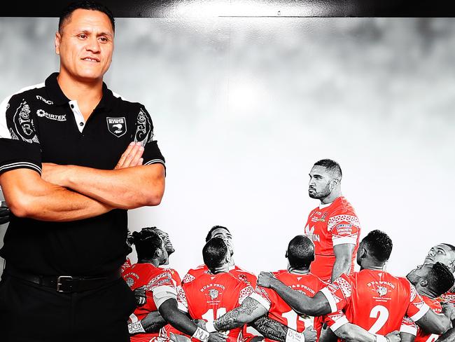 Players who defect to Tonga should be banned from the Kiwis, says Graham Lowe,