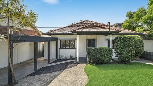 57 Sutherland St, Lane Cove sold for $465,000 over expectations.