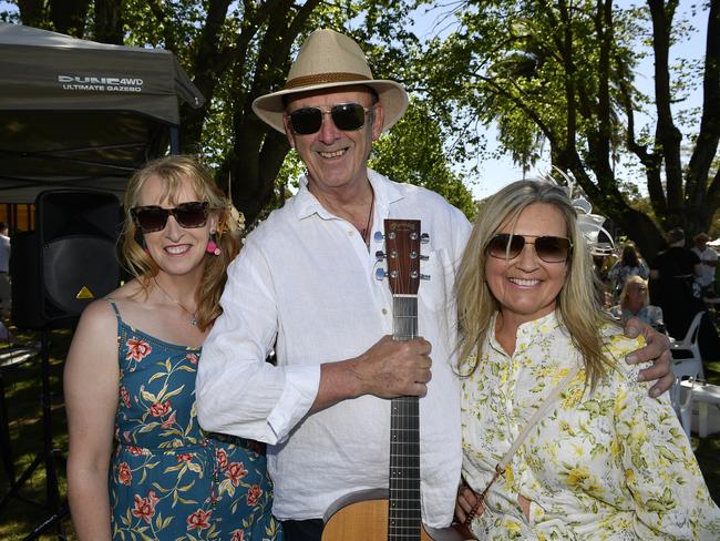 Apiam Bendigo Cup was held at Bendigo Racecourse, Bendigo, Victoria, on Wednesday, October 30th, 2024. Pictured enjoying the horse racing carnival are Rose and Tabytha and Chris De Araugo - gutarist. Picture: Andrew Batsch