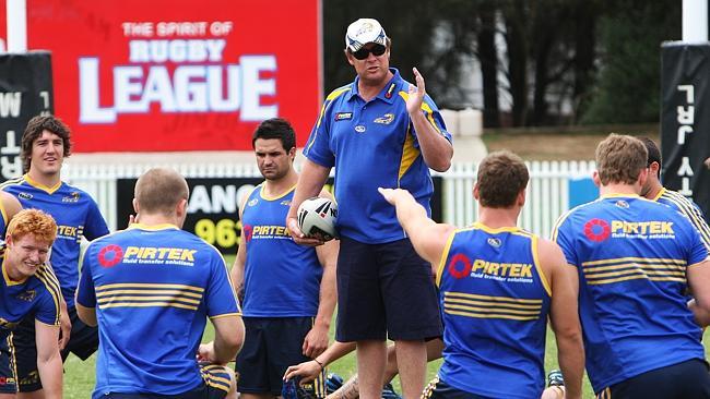 Anderson addresses his players.