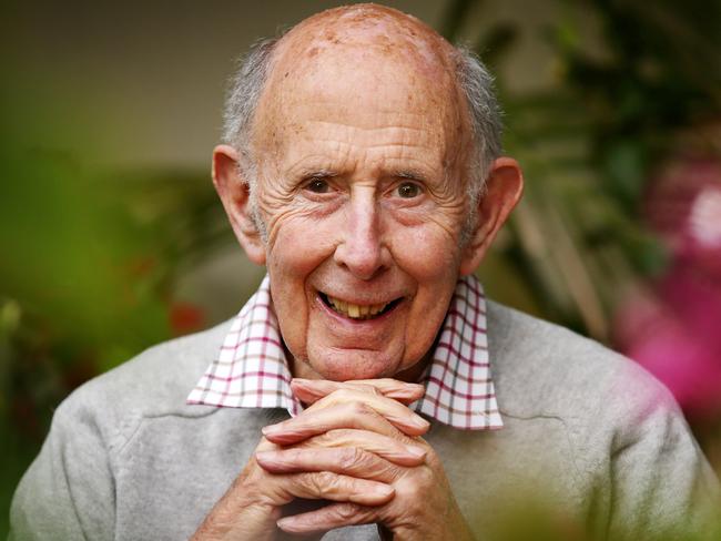 It is 60 years since John Landy ran in "the Race of The Century" against Roger Bannister, 25th July 2014. Picture : Colleen Petch