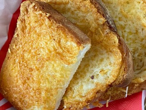 You can make Sizzler's cheese toast at home.