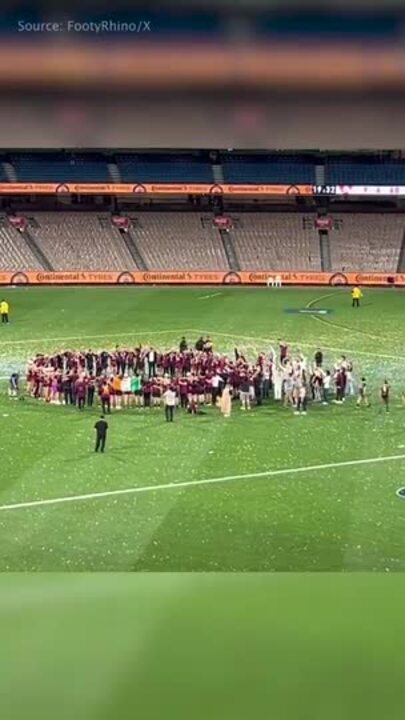 Brisbane Lions sing song in middle of MCG