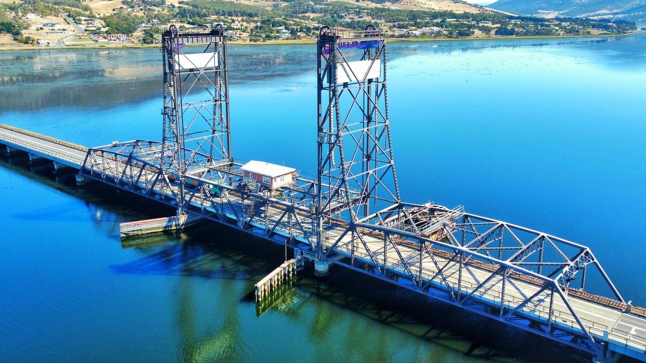 Bridgewater Bridge set to close for maintenance this weekend The Mercury