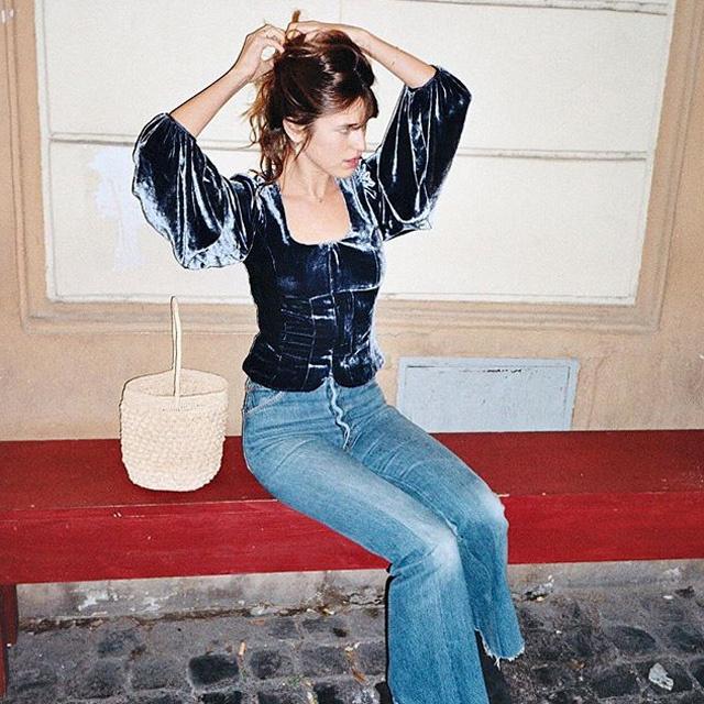 Jeanne Damas,,all black,,,pants and lace top,perfect  Lace top outfits,  Jeanne damas style, Parisienne style