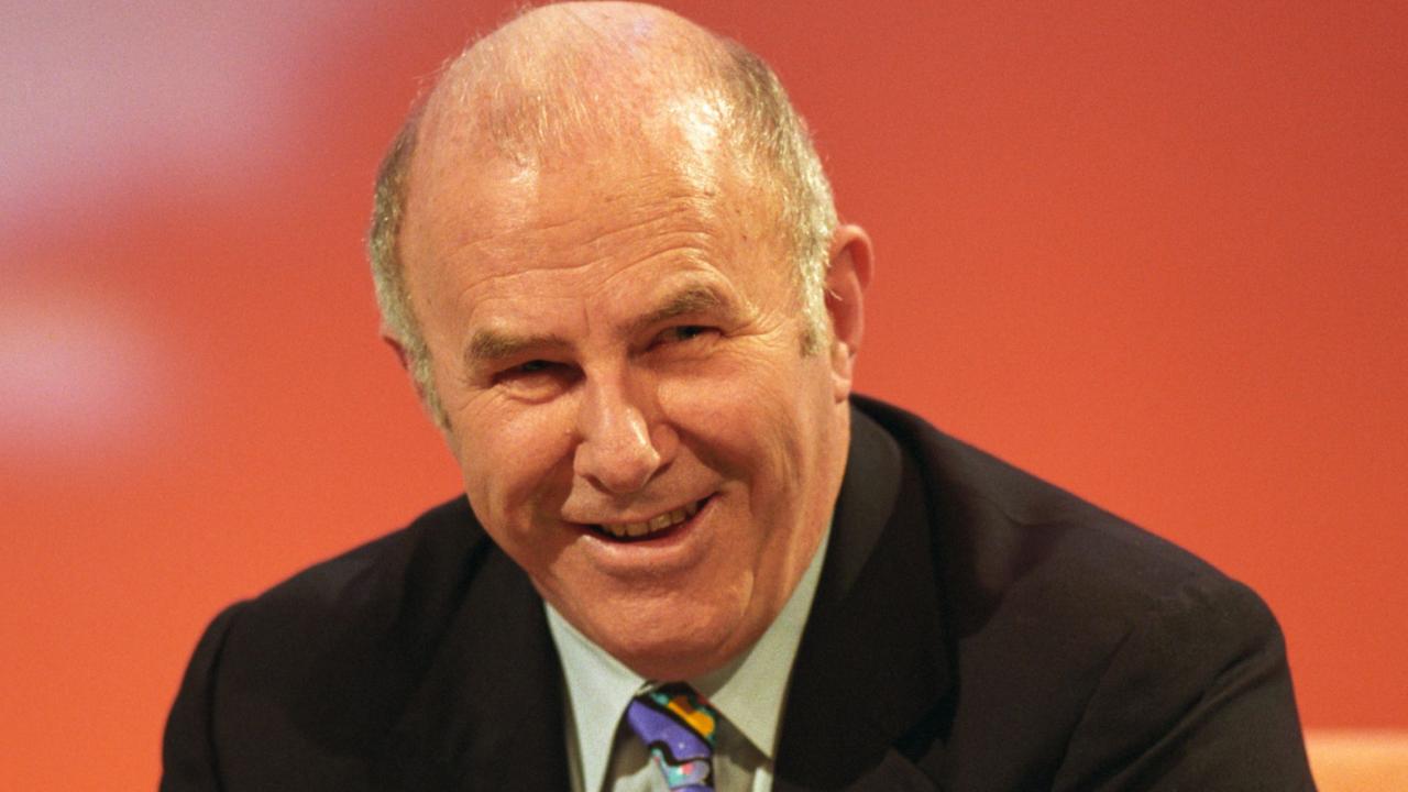 Clive James a legend of letters who charmed generations | Herald Sun