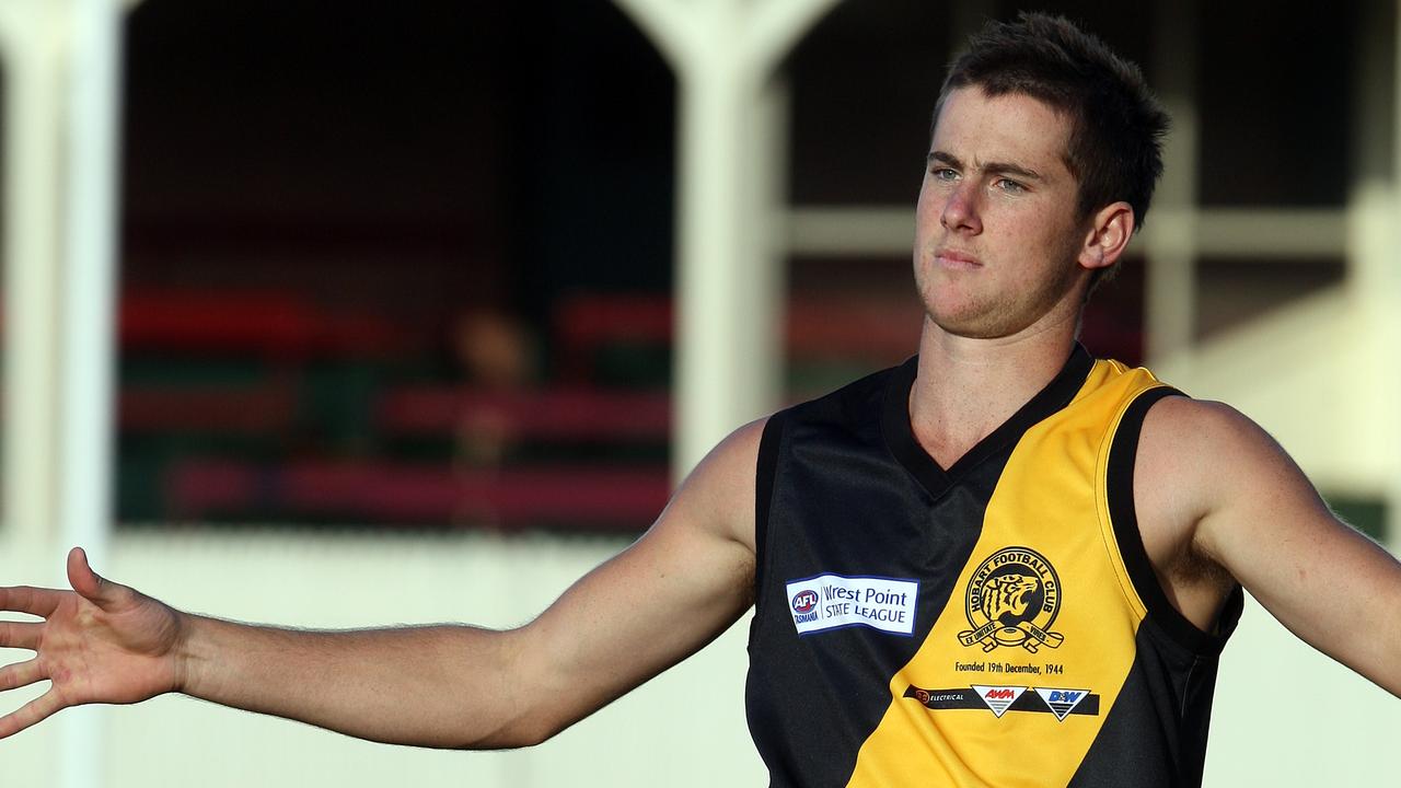 Jeremy Howe in action for Hobart Football Club.